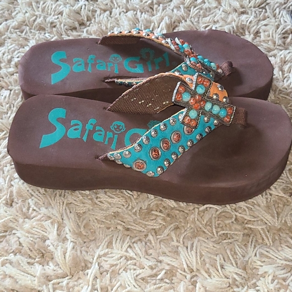 Safari girl custom made leather trim sandals - Picture 3 of 4